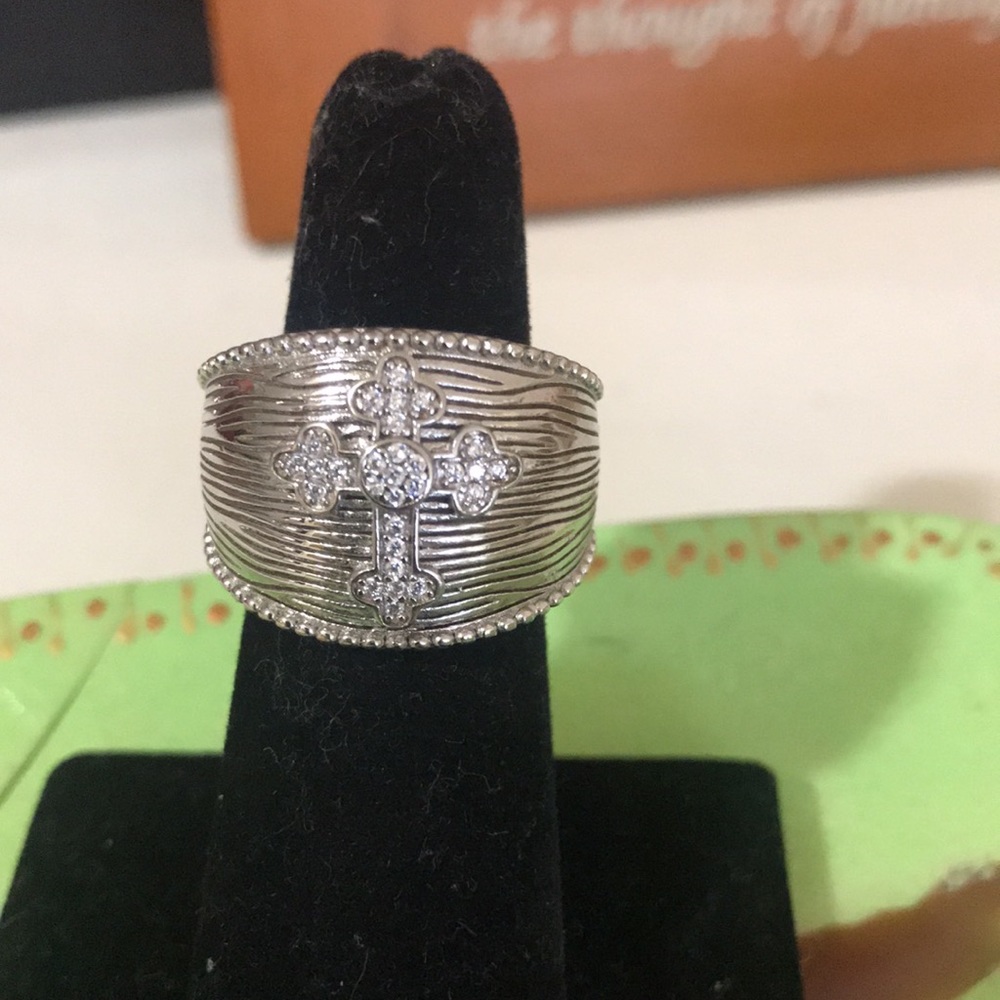 NEW in box sterling silver cross ring